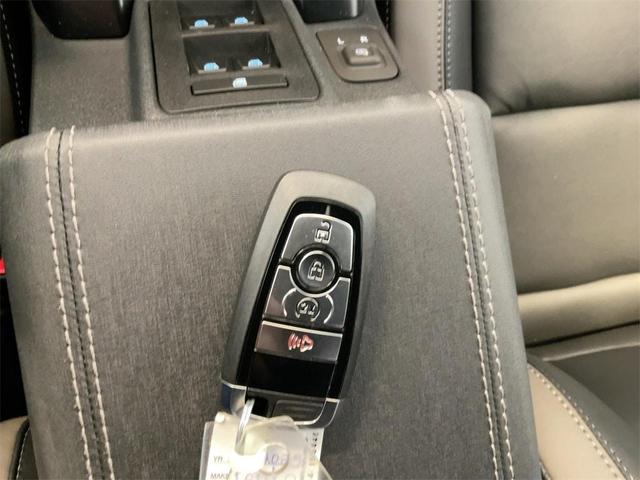 Photo of 2025 Green Ford Bronco