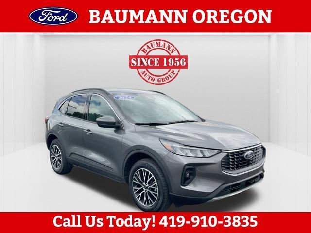 Photo of 2024 Carbonized Gray Metallic Ford Escape