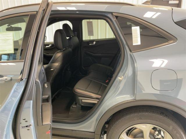 Photo of 2025 Vapor Blue Metallic Ford Escape