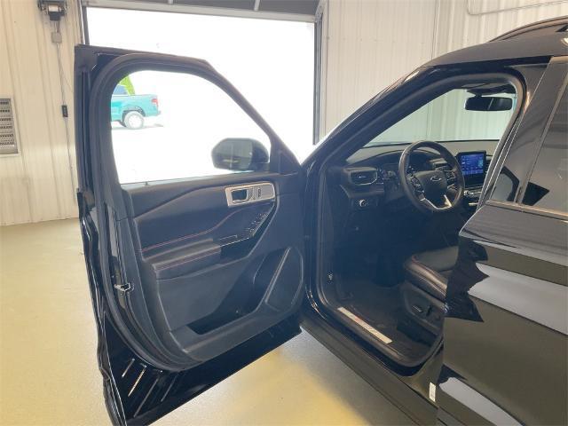 Photo of 2022 Agate Black Ford Explorer