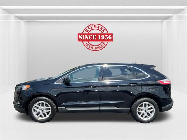 Photo of 2023 Agate Black Metallic Ford Edge