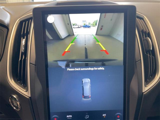 Photo of 2023 Agate Black Metallic Ford Edge