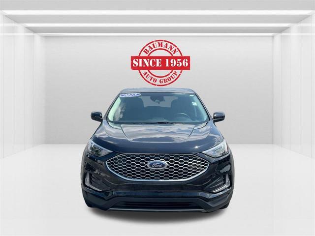 Photo of 2023 Agate Black Metallic Ford Edge