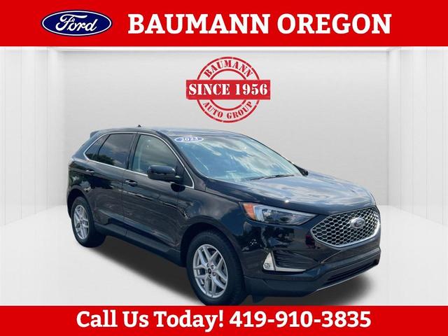Photo of 2023 Agate Black Metallic Ford Edge