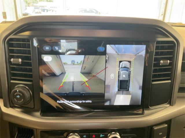 Photo of 2025 Oxford White Ford F-150 Lightning