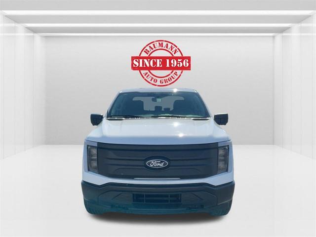 Photo of 2025 Oxford White Ford F-150 Lightning