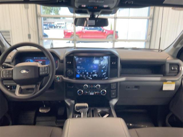 Photo of 2025 Oxford White Ford F-150 Lightning