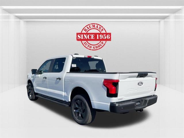 Photo of 2025 Oxford White Ford F-150 Lightning