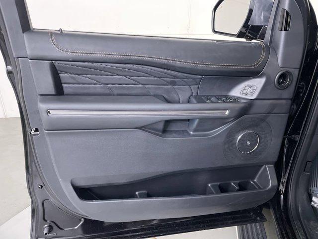 Photo of 2024 Agate Black Metallic Ford Expedition