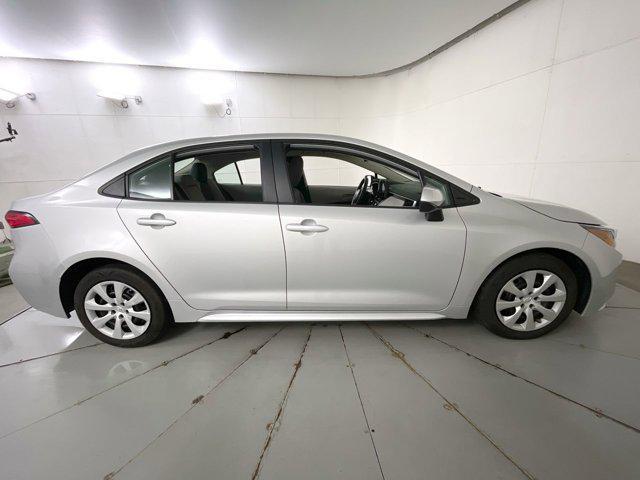Photo of 2023 Classic Silver Metallic Toyota Corolla