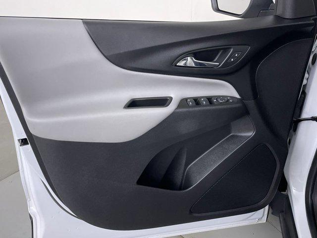 Photo of 2023 Summit White Chevrolet Equinox
