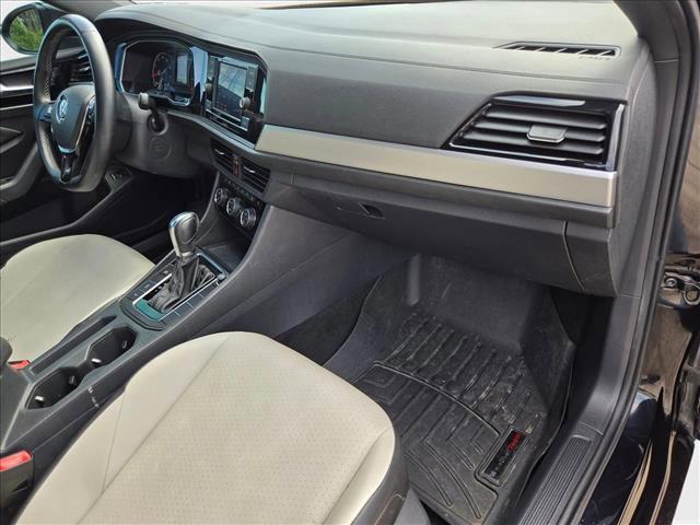 Photo of 2019 Deep Black Pearl Volkswagen Jetta