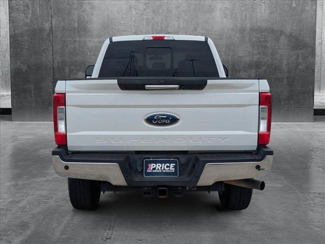 Photo of 2019 Oxford White Ford F-250