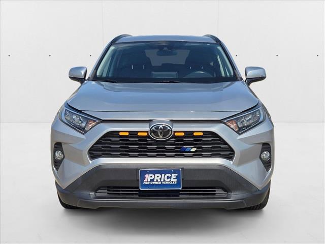 Photo of 2021 Silver/Gray Toyota RAV4