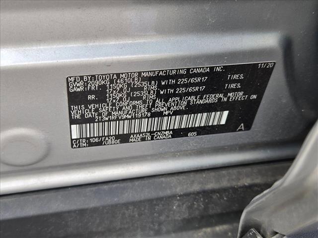 Photo of 2021 Silver/Gray Toyota RAV4