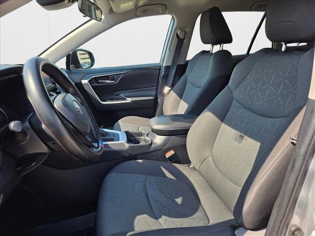 Photo of 2021 Silver/Gray Toyota RAV4
