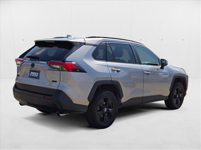 Photo of 2021 Silver/Gray Toyota RAV4