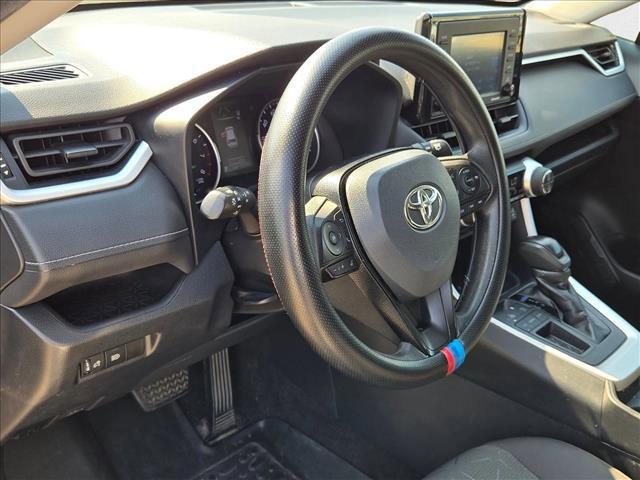 Photo of 2021 Silver/Gray Toyota RAV4