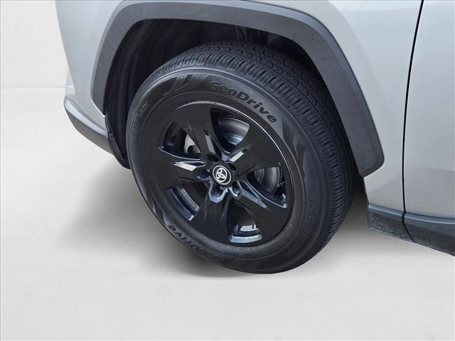 Photo of 2021 Silver/Gray Toyota RAV4