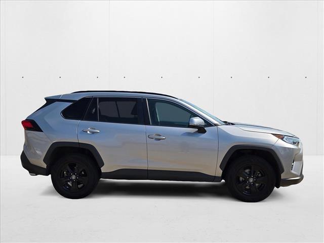 Photo of 2021 Silver/Gray Toyota RAV4