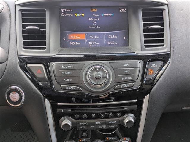 Photo of 2019 Brilliant Silver Metallic Nissan Pathfinder