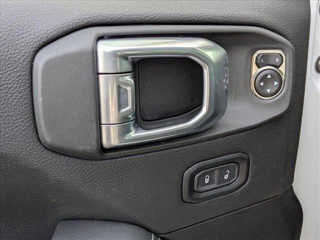 Photo of 2023 Bright White Clearcoat Jeep Wrangler