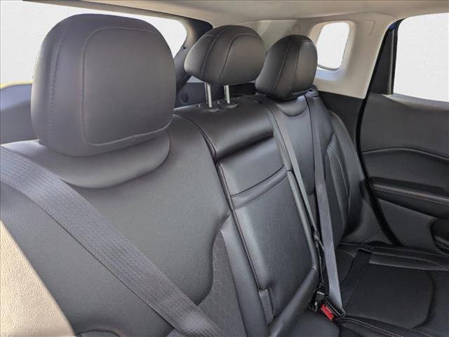 Photo of 2018 Laser Blue Pearlcoat Jeep Compass