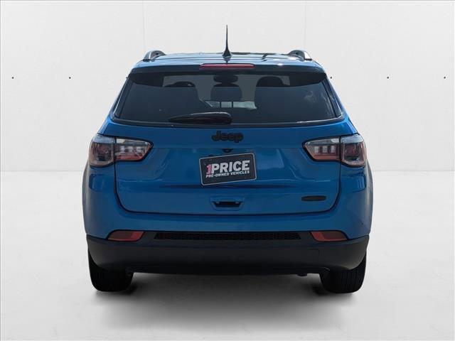 Photo of 2018 Laser Blue Pearlcoat Jeep Compass