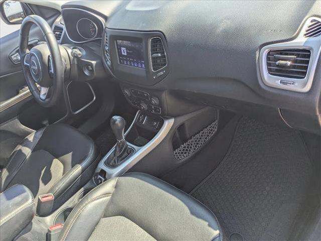 Photo of 2018 Laser Blue Pearlcoat Jeep Compass