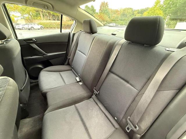 Photo of 2011 Liquid Silver Metallic Mazda Mazda3