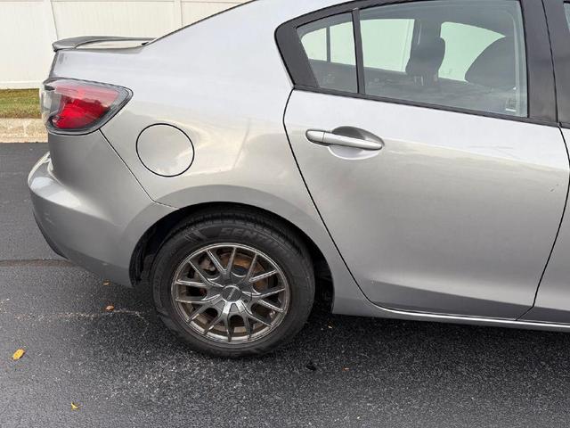 Photo of 2011 Liquid Silver Metallic Mazda Mazda3