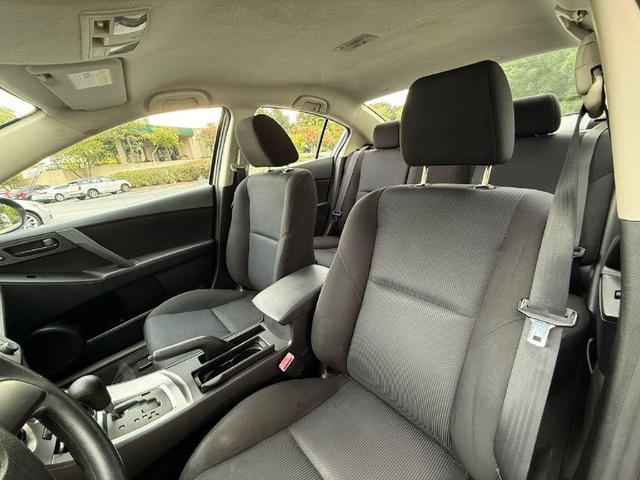 Photo of 2011 Liquid Silver Metallic Mazda Mazda3