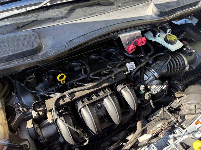 Photo of 2016 Frozen White Ford Transit Connect
