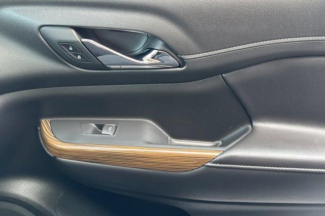 Photo of 2023 Summit White GMC Acadia