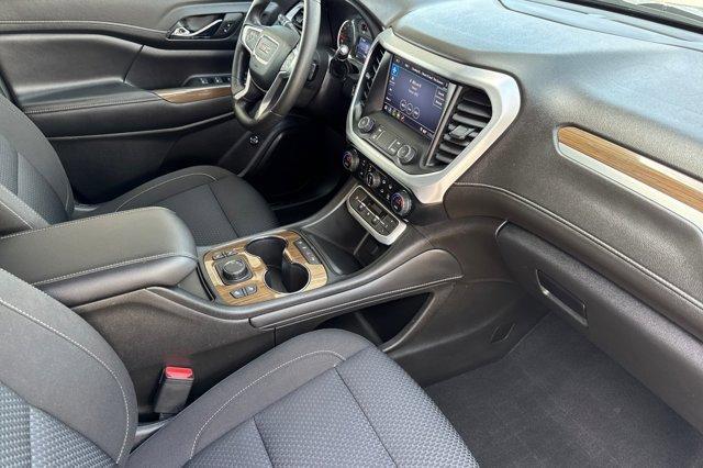 Photo of 2023 Summit White GMC Acadia