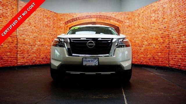Photo of 2022 Pearl White Tri-Coat Nissan Pathfinder