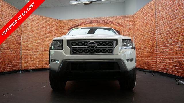 Photo of 2022 Glacier White Nissan Frontier