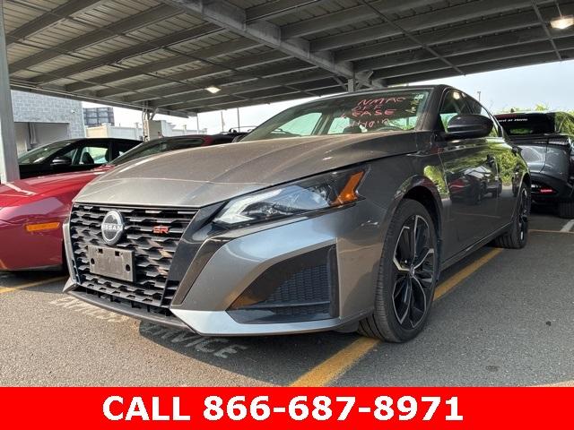 Photo of 2023 Gun Metallic Nissan Altima