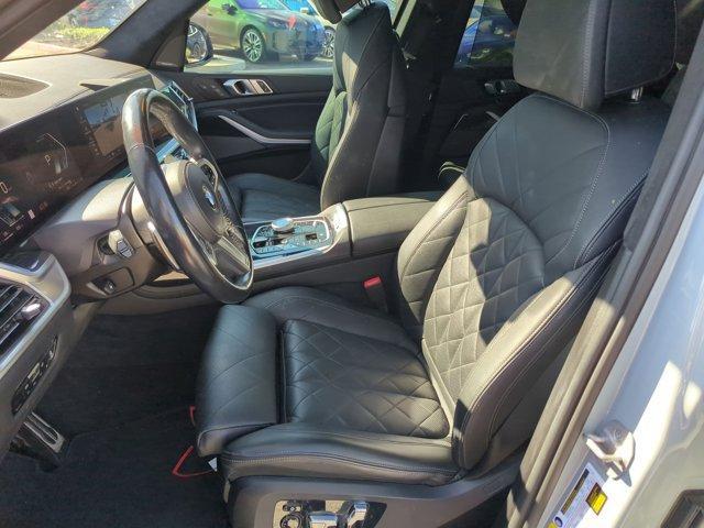 Photo of 2023 Gray Metallic BMW X7