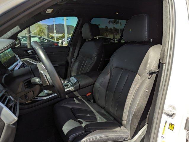 Photo of 2022 Alpine White BMW X7