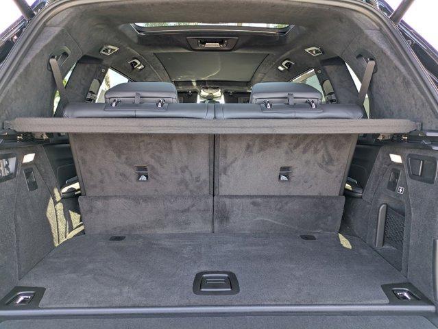 Photo of 2026 Black Sapphire Metallic BMW X7