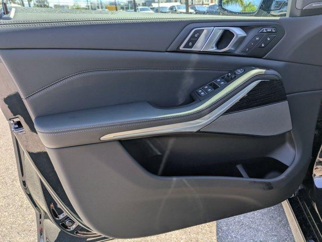 Photo of 2026 Black Sapphire Metallic BMW X7