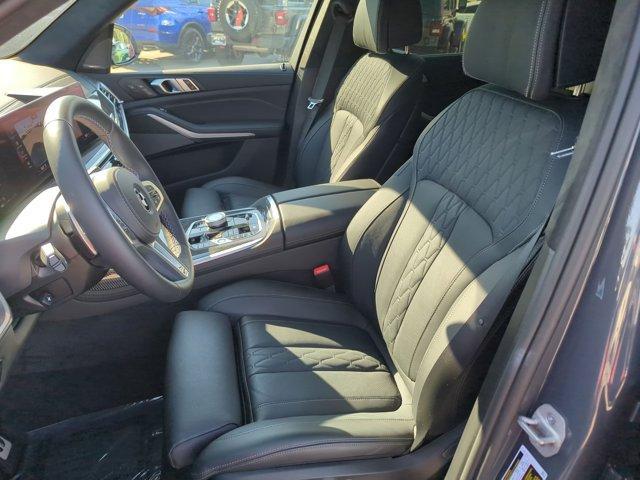 Photo of 2025 Gray Metallic BMW X7
