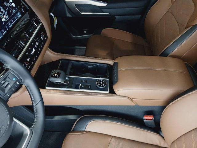 Photo of 2025 Boulder Gray Pearl Nissan Pathfinder