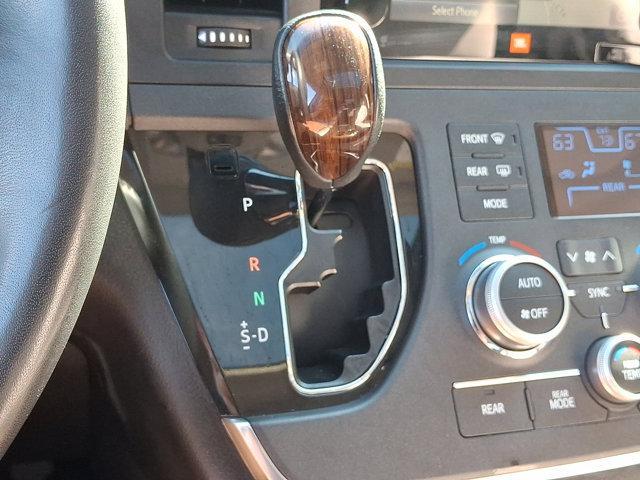 Photo of 2015 Salsa Red Pearl Toyota Sienna