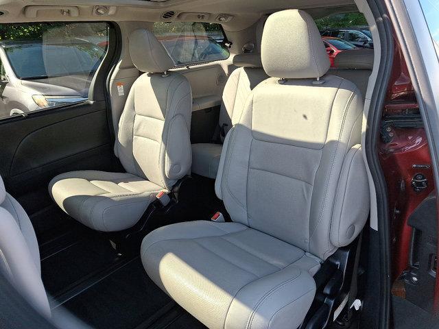 Photo of 2015 Salsa Red Pearl Toyota Sienna