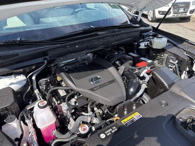 Photo of 2023 Eminent White Pearl Lexus RX 350