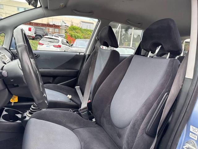 Photo of 2008 Blue Honda Fit