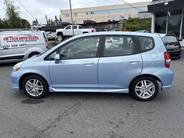 Photo of 2008 Blue Honda Fit