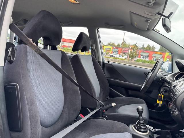 Photo of 2008 Blue Honda Fit